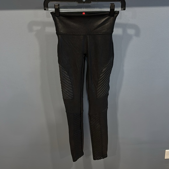 SPANX Faux Leather Moto Leggings In Black Excellent Condition Size XS - Picture 7 of 8